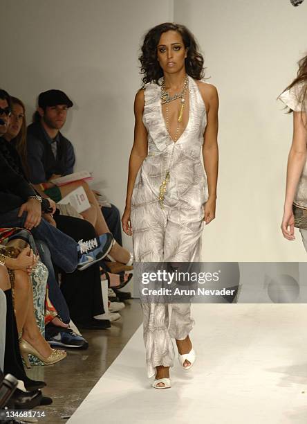 Chudney Ross wearing Meghan Spring 2007 during Mercedes-Benz Spring 2007 Los Angeles Fashion Week at Smashbox Studios - Meghan - Runway at Smashbox...