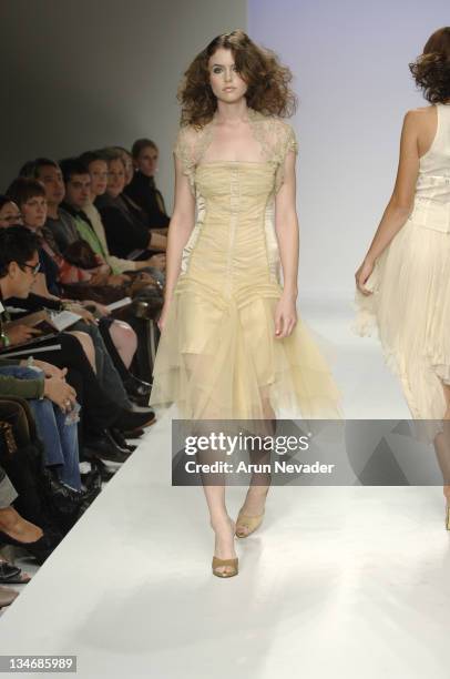 Nicole Linkletter wearing Grimaldi Ciardina Spring 2007