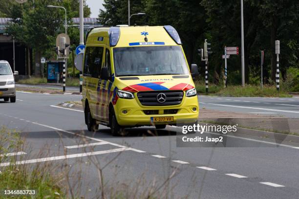 dutch 2021 mercedes ambulance van responding in utrecht - ambulance bildbanksfoton och bilder