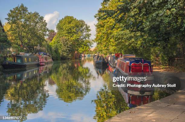 regents canal, london - victoria park london stock-fotos und bilder