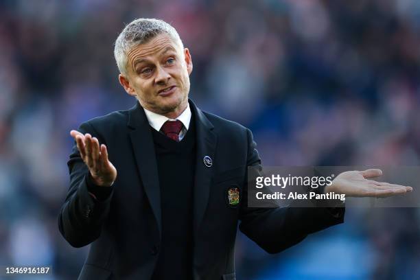 Ole Gunnar Solskjaer, Manager of Manchester United reacts during the Premier League match between Leicester City and Manchester United at The King...