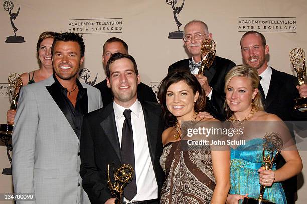 128 Cast Of Extreme Makeover Home Edition Stock Photos, High-Res