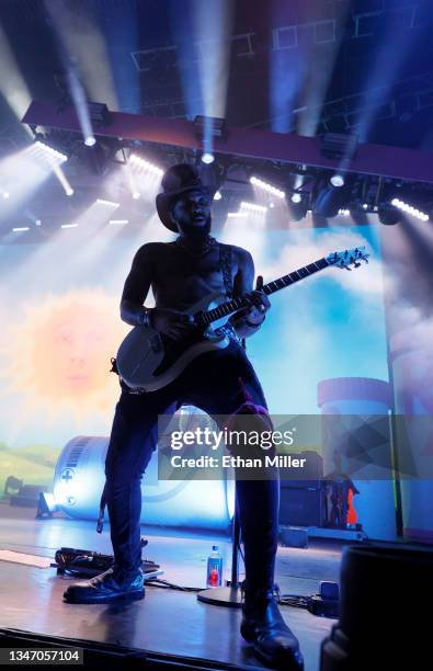 Tyus Artist 60 Aj Strum Photos & High Res Pictures - Getty Images