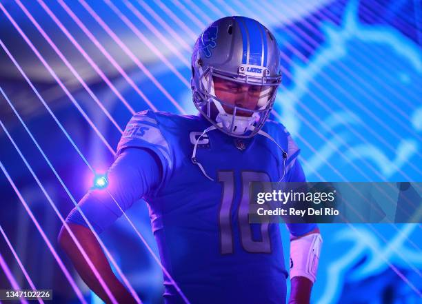 Jared Goff of the Detroit Lions looks on before the game against the Cincinnati Bengals at Ford Field on October 17, 2021 in Detroit, Michigan.