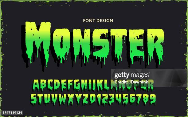 illustrations, cliparts, dessins animés et icônes de la conception de l’alphabet de police de film retro monster comprend des lettres majuscules visqueux et des chiffres avec un arrière-plan texturé - monstre