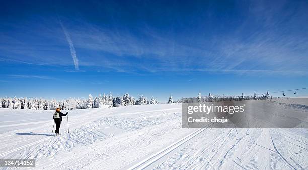 corredor de esqui no inverno de bonito day.rogla, slovenia - esqui e snowboard imagens e fotografias de stock