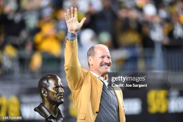 Bill Cowher during a hall of fame half time ceremony during the Pittsburgh Steelers and the Seattle Seahawks game at Heinz Field on October 17, 2021...