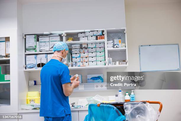 Doctor Injection Box 34,200 Injection Hospital Stock Photos, High-Res Pictures, and Images ...