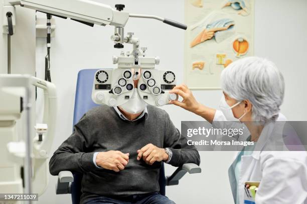 Doctor Lens Using Lens (Optics) Photos and Premium High Res Pictures - Getty Images