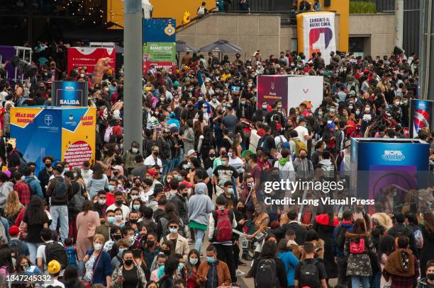 More than a thousand people flooded the Corferias Fair Compund amidst COVID-19 social distancing restrictions during the fourth day of the SOFA 2021,...