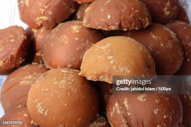 close-up of wet apples - caramel block stock pictures, royalty-free photos & images
