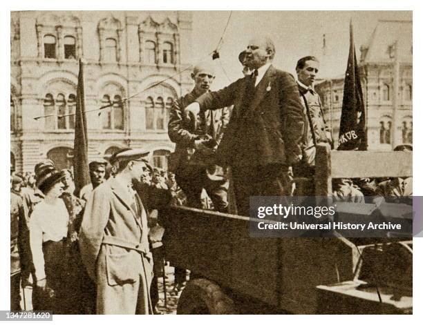 Lenin Shouting 504 Speech Lenin Stock Photos, High-Res Pictures, and Images - Getty Images