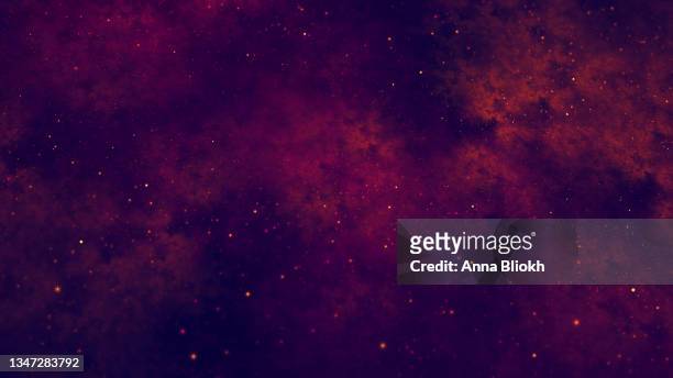 galaxie weltraum sternenhimmel lila rot abstraktes sternmuster futuristischer nebel hintergrund milchstraße starburst textur digital generiertes bild fraktale bildende kunst - spirituality stock-fotos und bilder