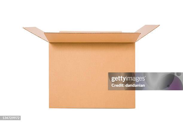 cardboard box open - clipping path - door open stockfoto's en -beelden