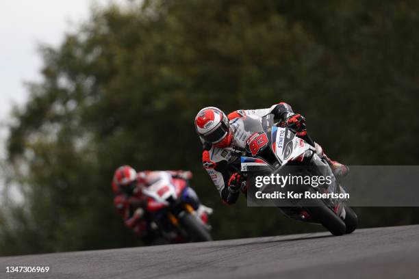 Danny Buchan of SYNETIQ BMW Motorrad rides during the British Superbike Championship at Brands Hatch on October 17, 2021 in Longfield, England.