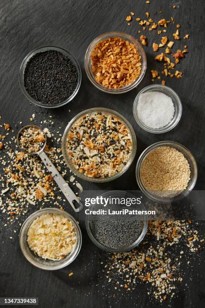 making everything bagel seasoning - measuring spoon stock pictures, royalty-free photos & images