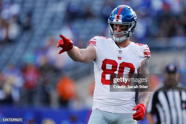 Kyle Rudolph of the New York Giants gestures during the second half against the Los Angeles Rams at MetLife Stadium on October 17, 2021 in East...