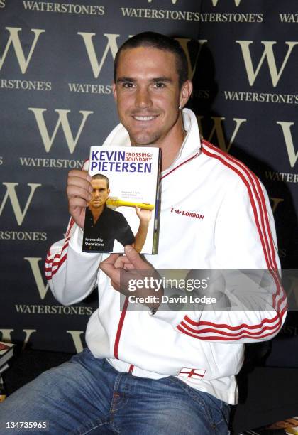 Kevin Pietersen during Kevin Pietersen Signs His Book "Crossing Boundary" at Waterstone's in London - September 13, 2006 at Waterstone's Bookstore in...