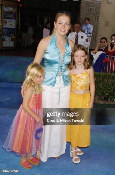 Melissa Joan Hart , sisters Ali and Samantha