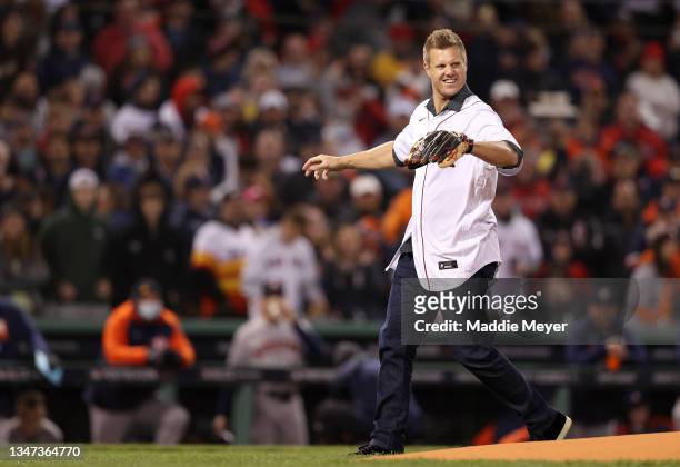 Fomer Boston Red Sox player Jonathan Papelbon throws out the ceremonial first pitch prior to Game Three of the American League Championship Series...