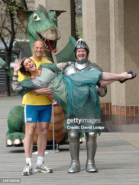 Steve Redgrave, Suranne Jones and Lloyd Scott during London Flora Marathon: Celebity Photocall - April 21, 2006 at The Thistle Tower in London, Great...