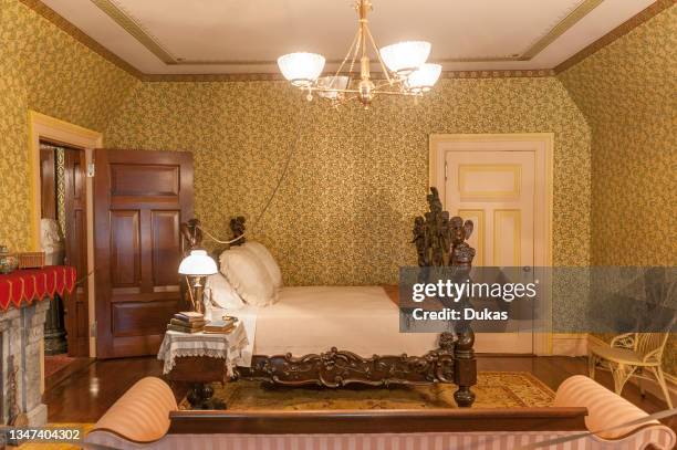 New England, Connecticut, Hartford, Mark Twain House, Mark Twain, bedroom, famous bed from Venice.