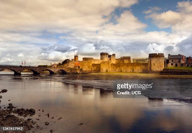 Limerick, County Limerick, Republic of Ireland. Eire. King John's Castle beside the River Shannon. The castle was built in the 13th century and is...