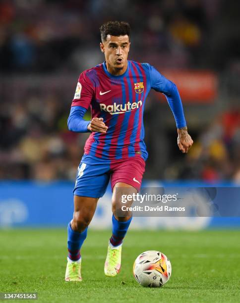 Philippe Coutinho of FC Barcelona runs with the ball during the La Liga Santander match between FC Barcelona and Valencia CF at Camp Nou on October...