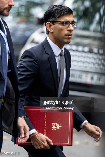 Chancellor of the Exchequer Rishi Sunak arrives at the Science Museum on October 19, 2021 in London, England. The summit brought together British...