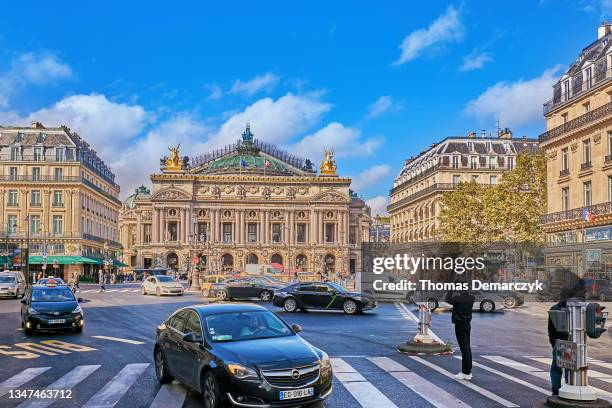 paris - opernhaus palais garnier stock-fotos und bilder