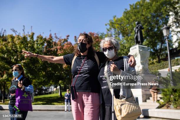 The coordinator of the Toxic Syndrome Platform, one of those affected by the rapeseed since the age of 15 and first arrested, Carmen Cortes and Pilar...