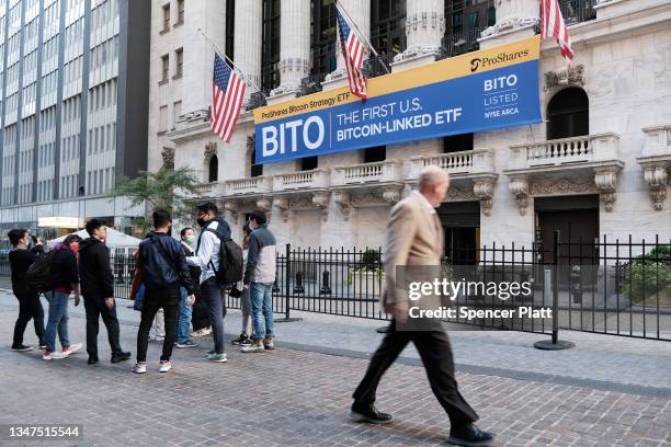 Proshares Building 37 Proshares Stock Photos, High-Res Pictures, and Images - Getty Images