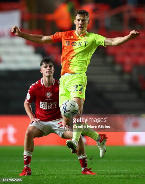 Ryan Yates of Nottingham Forest controls the ball whilst under pressure from Alex Scott of Bristol City during the Sky Bet Championship match between...