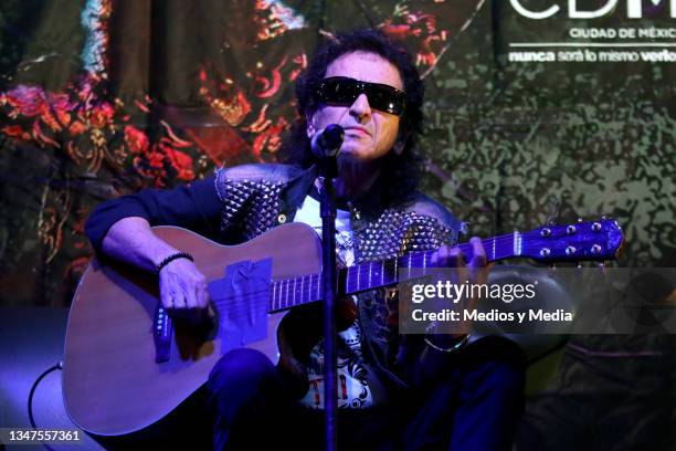 457 El Tri Alex Lora Photos & High Res Pictures - Getty Images