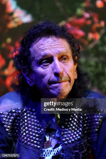 457 El Tri Alex Lora Photos & High Res Pictures - Getty Images