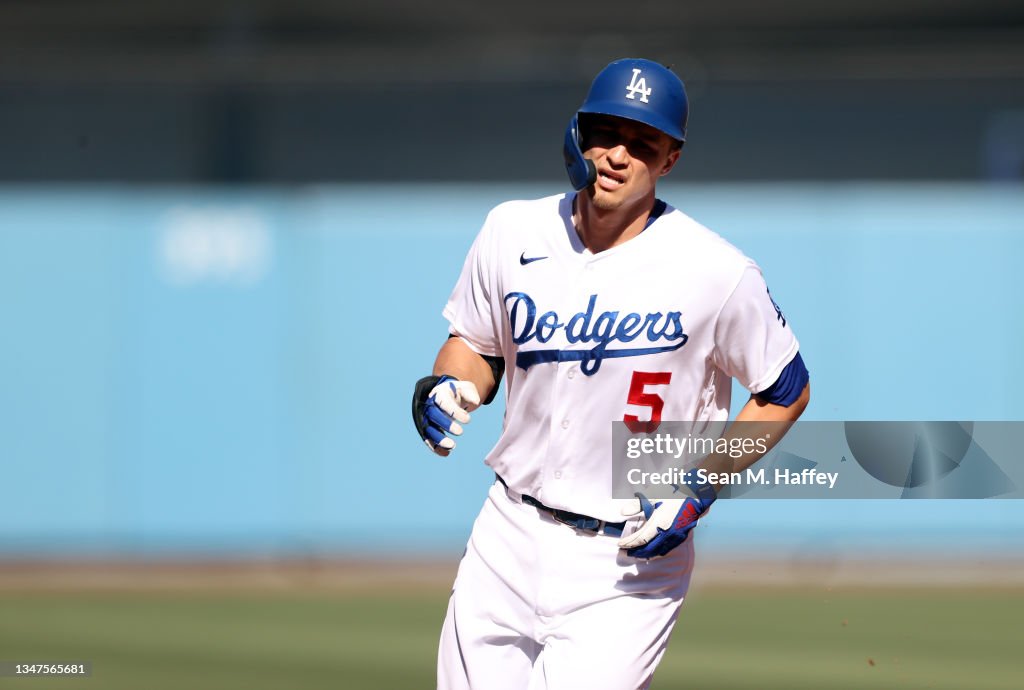 Championship Series - Atlanta Braves v Los Angeles Dodgers - Game Three