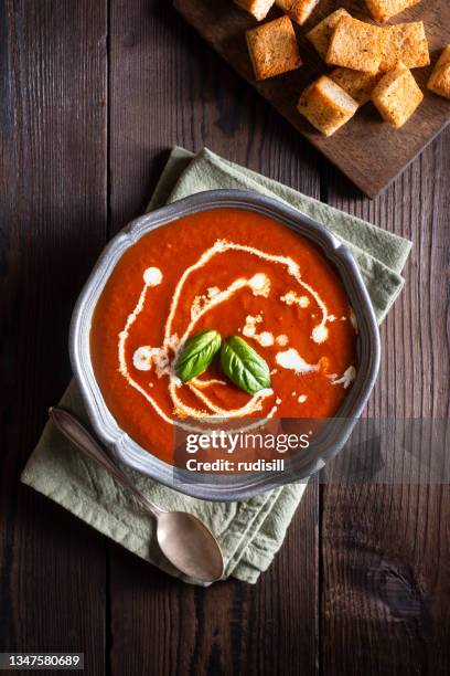 tomato soup - krutong bildbanksfoton och bilder