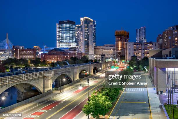 cambridge skyline at night , cambridge, massachusetts - cambridge massachusetts imagens e fotografias de stock