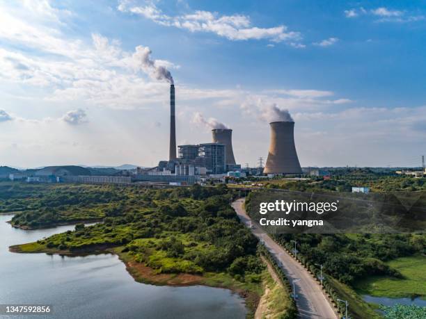 wärmekraftwerksszene - radioaktive verseuchung stock-fotos und bilder
