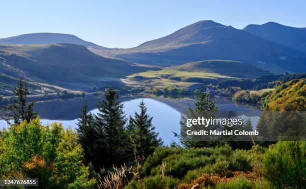 volcanic lake at sunrise - auvergne stock pictures, royalty-free photos & images