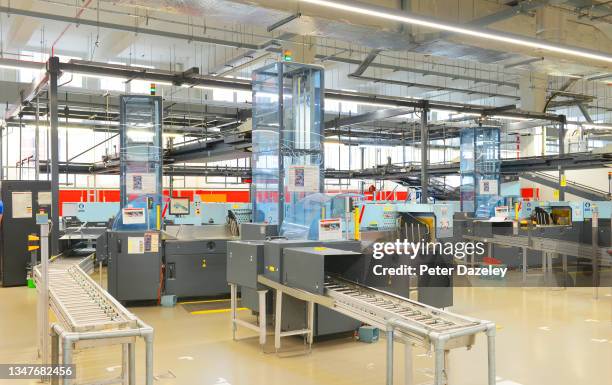 Mail Sorting Machine Photos and Premium High Res Pictures - Getty Images