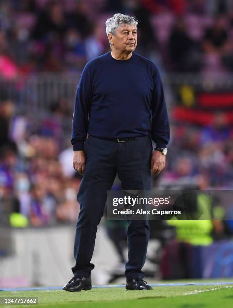 Mircea Lucescu, Head Coach of FC Dynamo Kyiv looks on during the UEFA Champions League group E match between FC Barcelona and Dynamo Kyiv at Camp Nou...