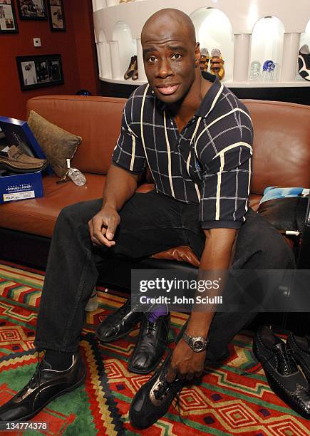 Isaac Singleton 131 Donald J Pliner Instore Photos & High Res Pictures - Getty Images