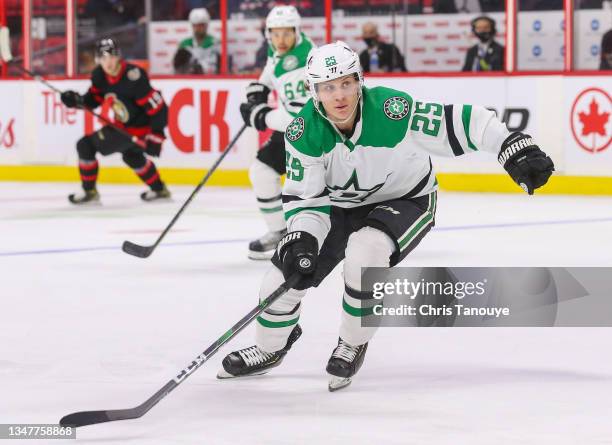 Joel Kiviranta of the Dallas Stars skates against the Ottawa Senators at Canadian Tire Centre on October 17, 2021 in Ottawa, Ontario.