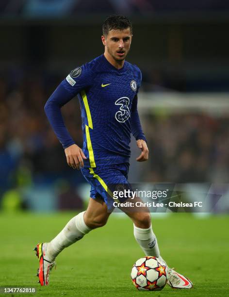 Mason Mount of Chelsea runs with the ball during the UEFA Champions League group H match between Chelsea FC and Malmo FF at Stamford Bridge on...
