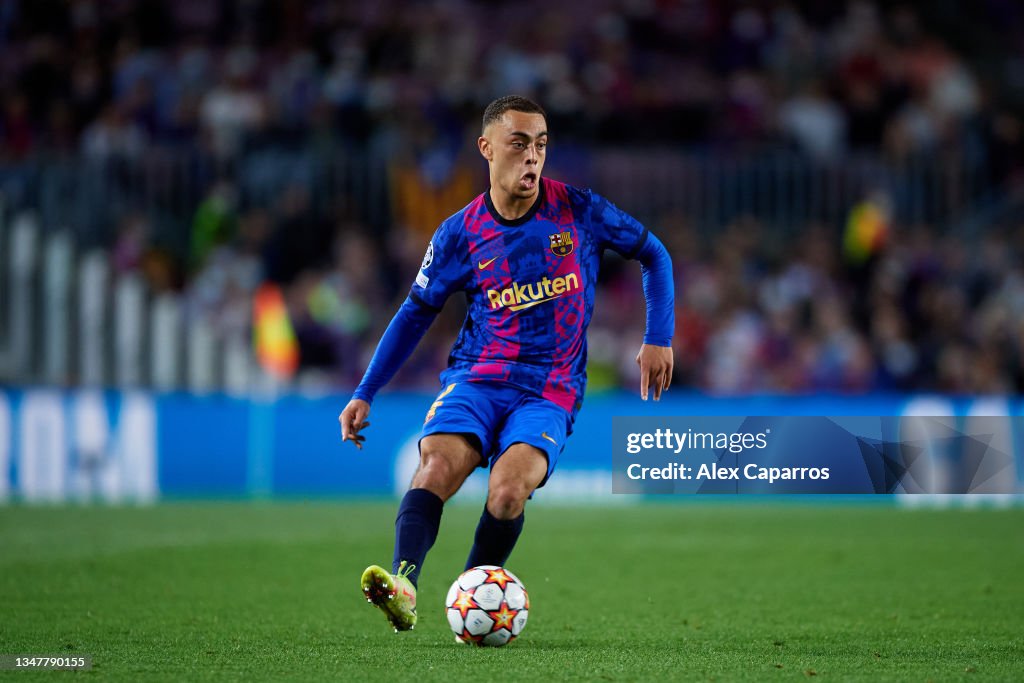 FC Barcelona v Dinamo Kyiv: Group E - UEFA Champions League