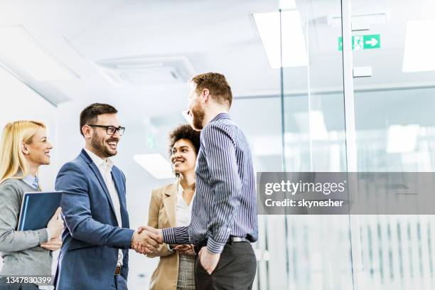 successful deal in the office! - business deal stockfoto's en -beelden