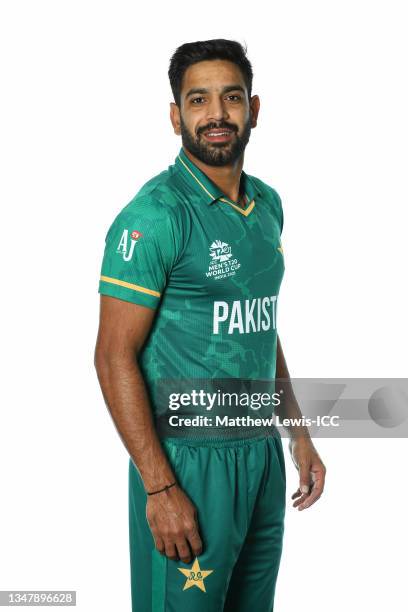 Pakistan Rauf Portrait Of Pakistan Cricket Photos and Premium High Res Pictures ...