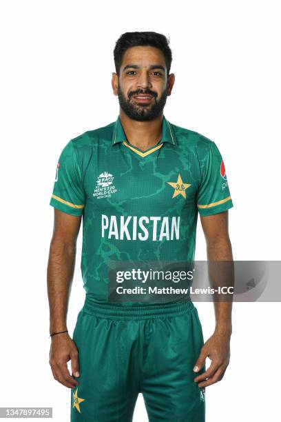 Pakistan Rauf Portrait Of Pakistan Cricket Photos and Premium High Res Pictures ...