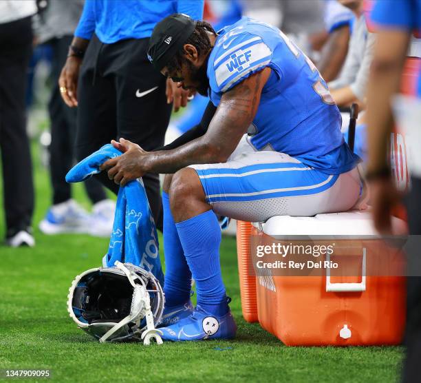 Andre Swift of the Detroit Lions on reacts on the sidelines in the second half of the game against the Cincinnati Bengals at Ford Field on October...